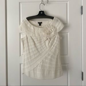 Cartise White Fitted Blouse w/Layered Ruffles